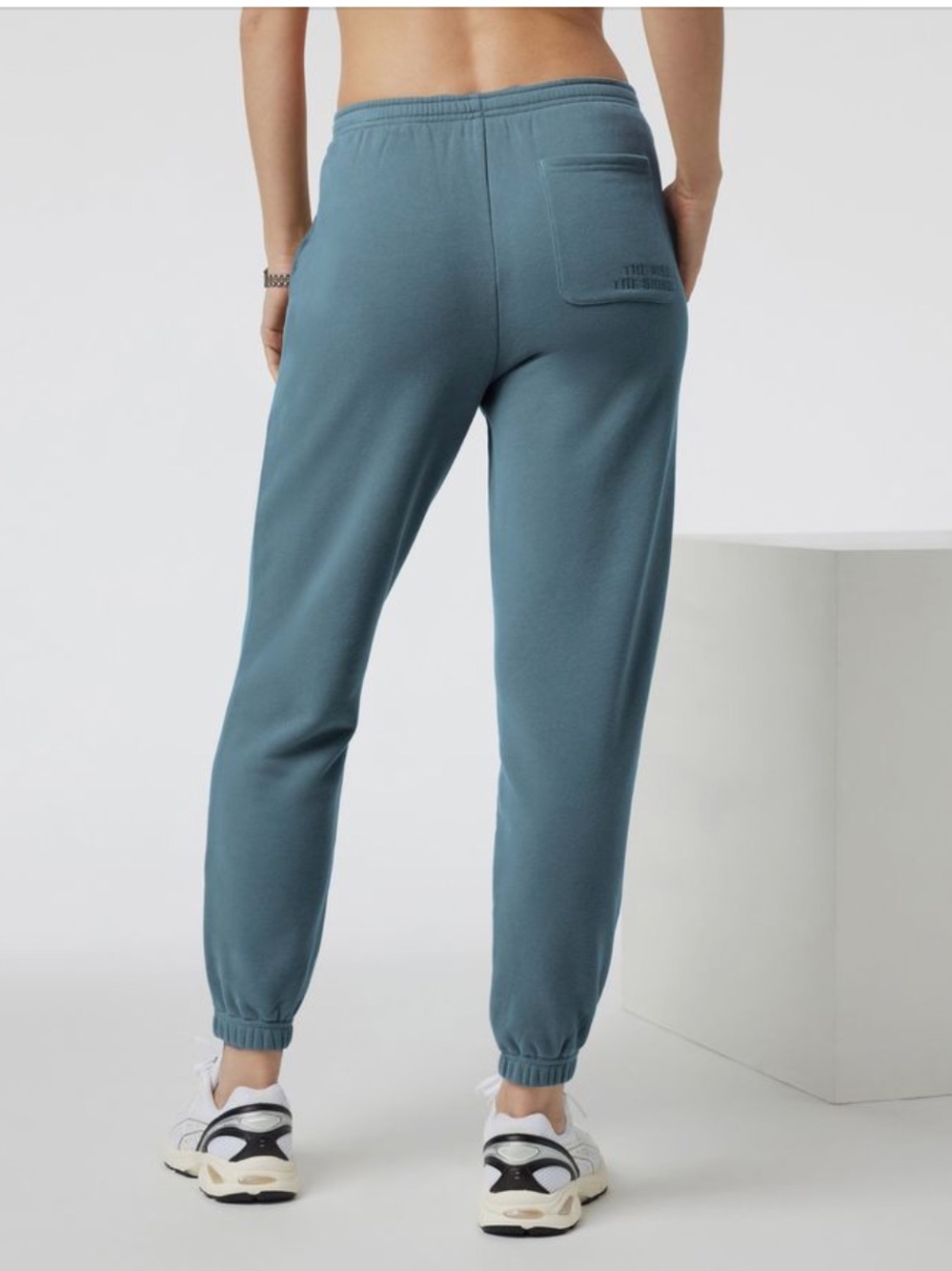 Vuori Sedona Sweatpants in Smoke Blue Size S - Picture 3 of 5